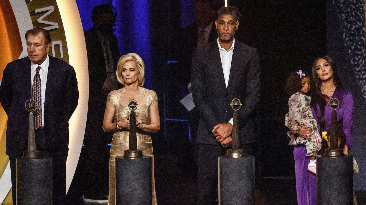 Top moments from star-studded Basketball Hall of Fame induction ceremony